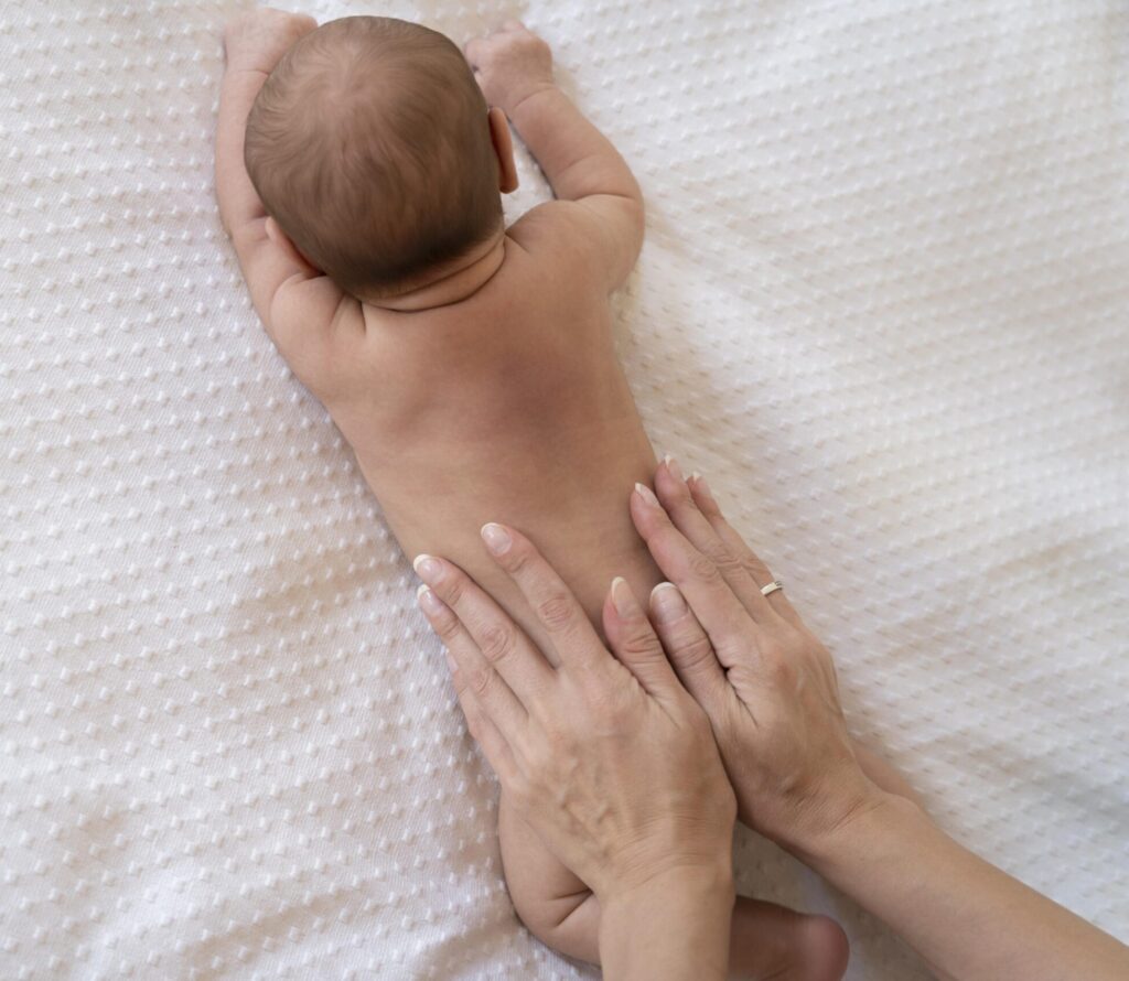 Massage de bébé expliqués par Priscilla Nkodia | Intime Douceur