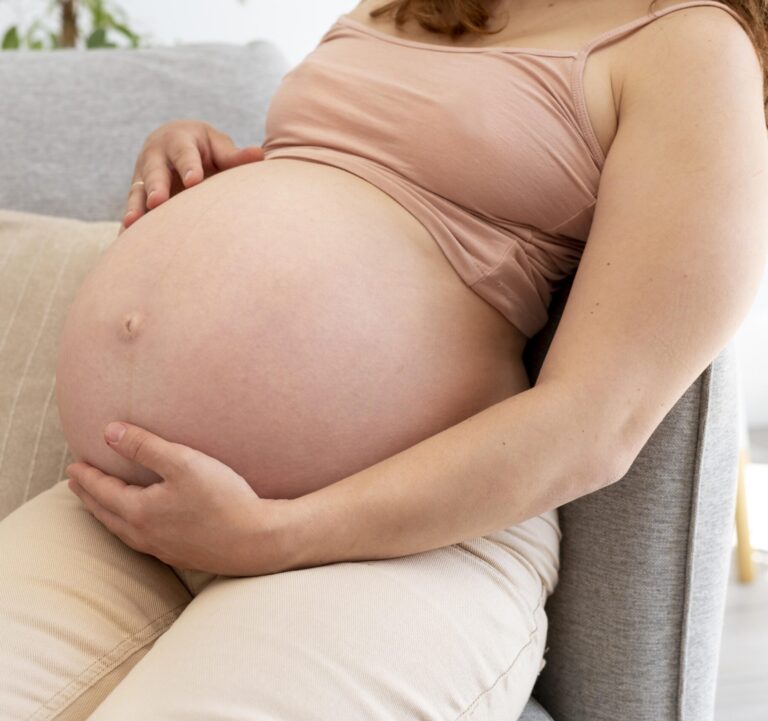 Femme enceinte qui veut accoucher | Intime Douceur